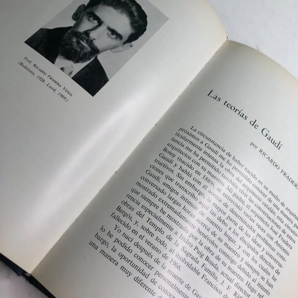 Memoria De La Catedra Gaudi Curso 1968-1969 HC DJ 1970 in Spanish Illustrated